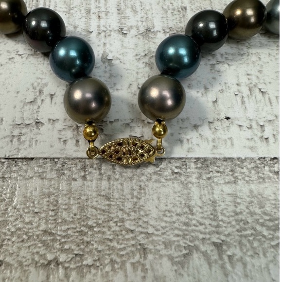 Multicolor Synthetic Knotted Pearls - Picture 8 of 9